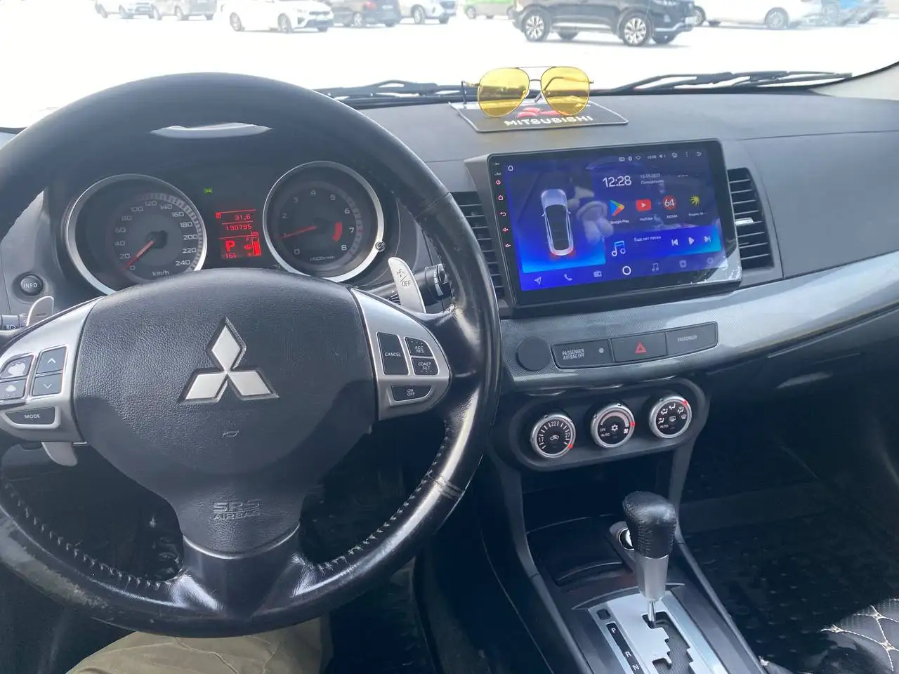 Продажа автомобиля с доп. оборудованием: Webasto, магнитола, сигнализация, резина - Авто в Тюмень