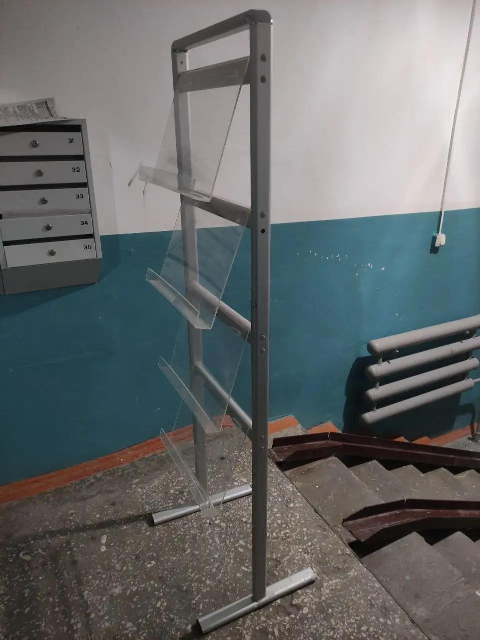 Стенд для брошюр напольный, буклетница - Барахолка в Тюмень