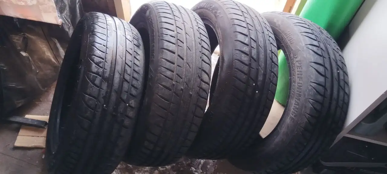 Продам летние покрышки Tigar High Performance 185/60 R15 - Шины и диски (Авто) в Тюмень