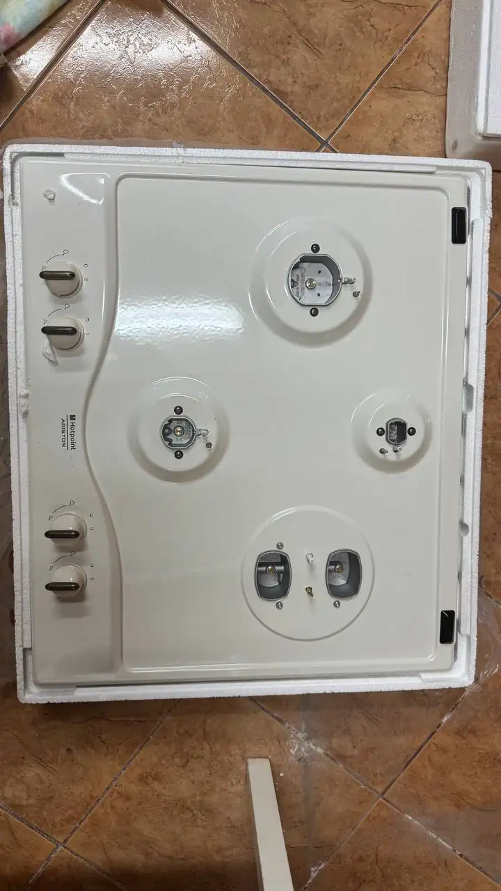 Газовая варочная панель Hotpoint-Ariston новая в упаковке - Кухонная техника (Для дома и дачи) в Тюмень