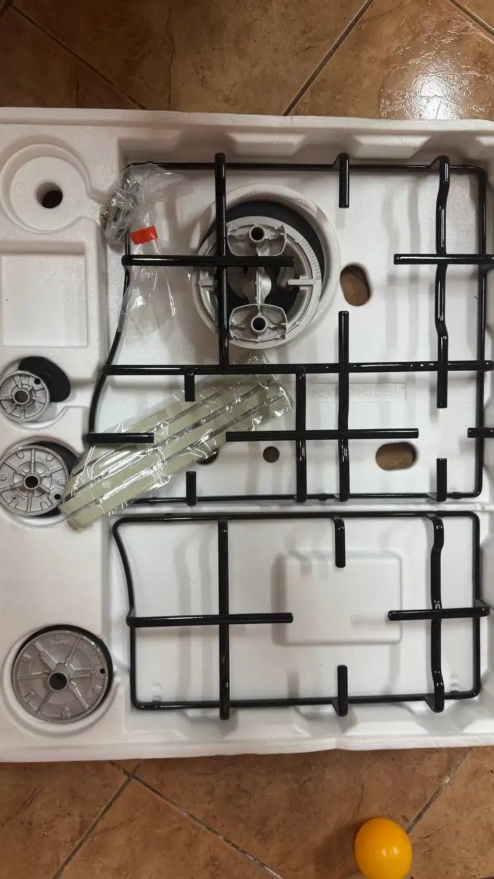 Газовая варочная панель Hotpoint-Ariston новая в упаковке - Кухонная техника (Для дома и дачи) в Тюмень