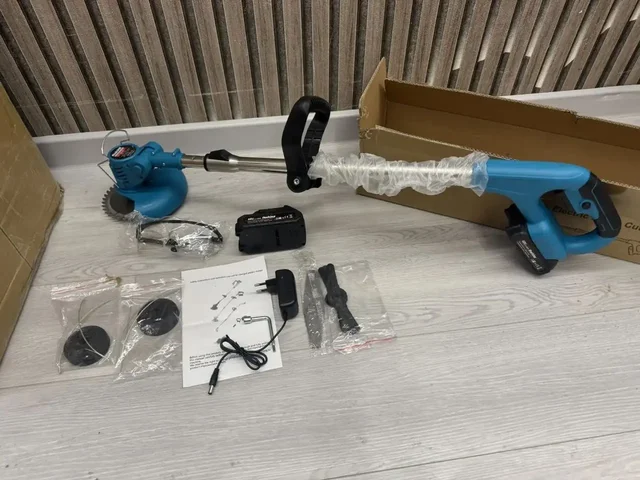 Триммер аккумуляторный с комплектом - Хозяйственные постройки в Тюмень