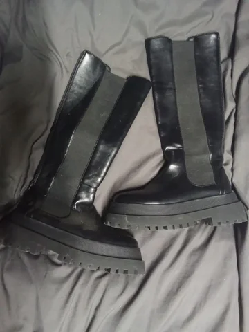 Сапоги высокие демисезонные 39 размер - Демисезонная одежда в Тюмень