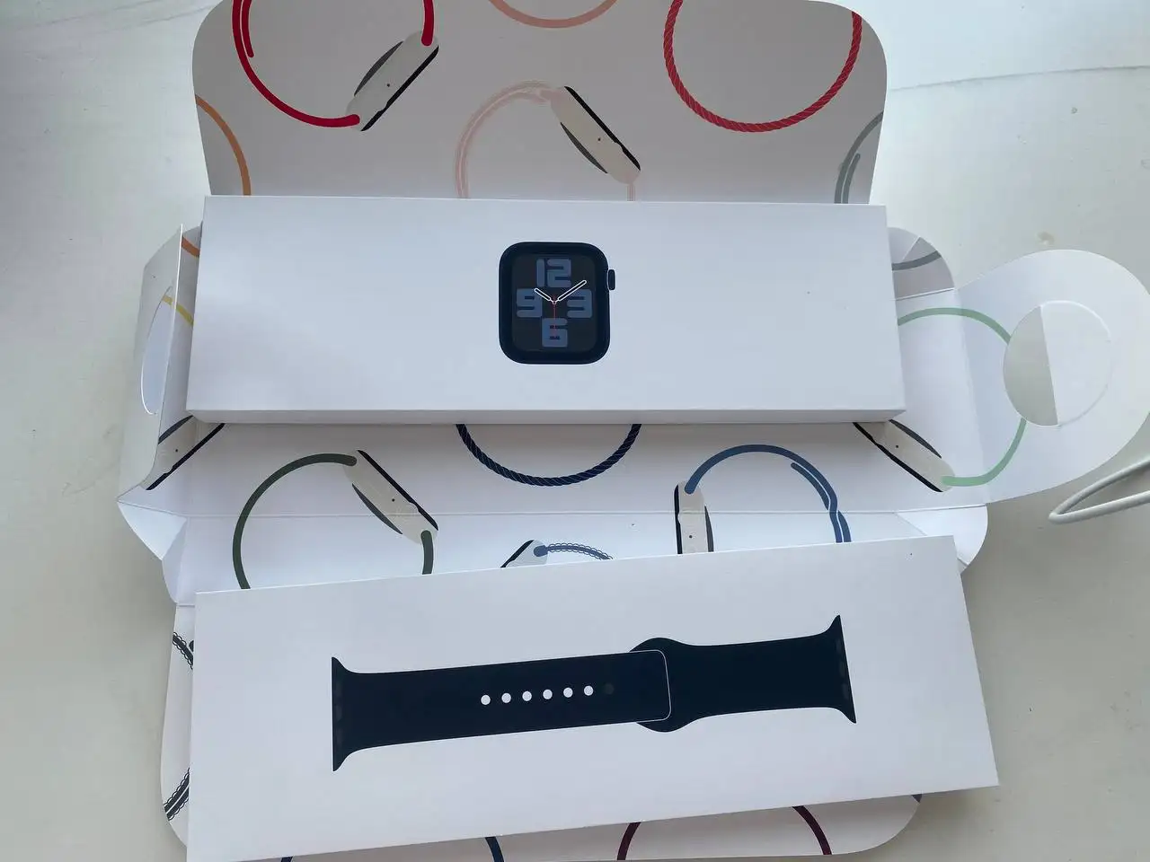 Продам Apple Watch SE 2 - Умные часы и браслеты (Электроника) в Тюмень