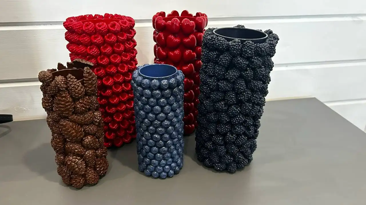 Вазы ручной работы из пластика и стекла - Рукоделие/Хендмейд (Хобби и отдых) в Тюмень