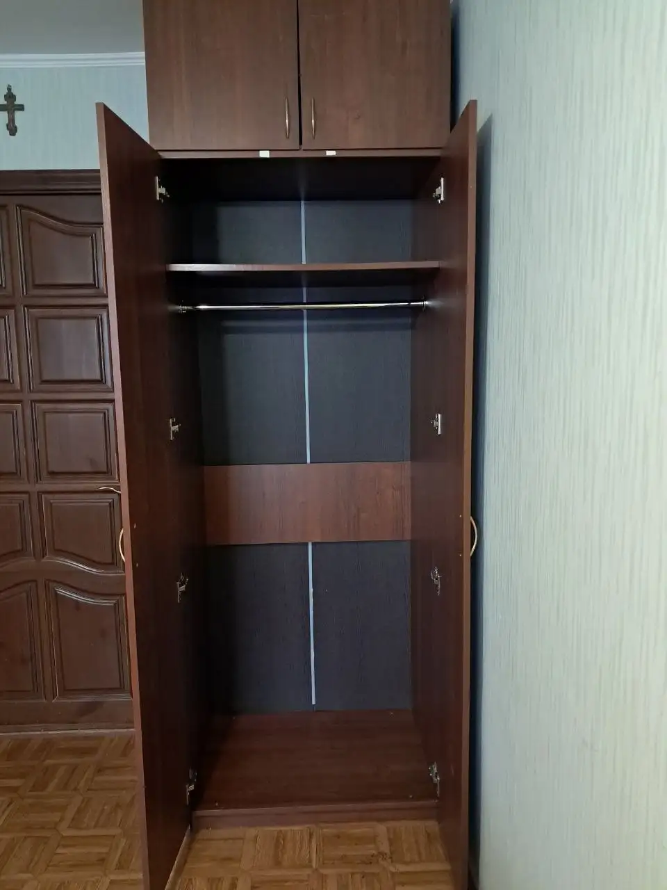 Продам платяной двустворчатый шкаф 80x240 см - Мебель (Для дома и дачи) в Тюмень