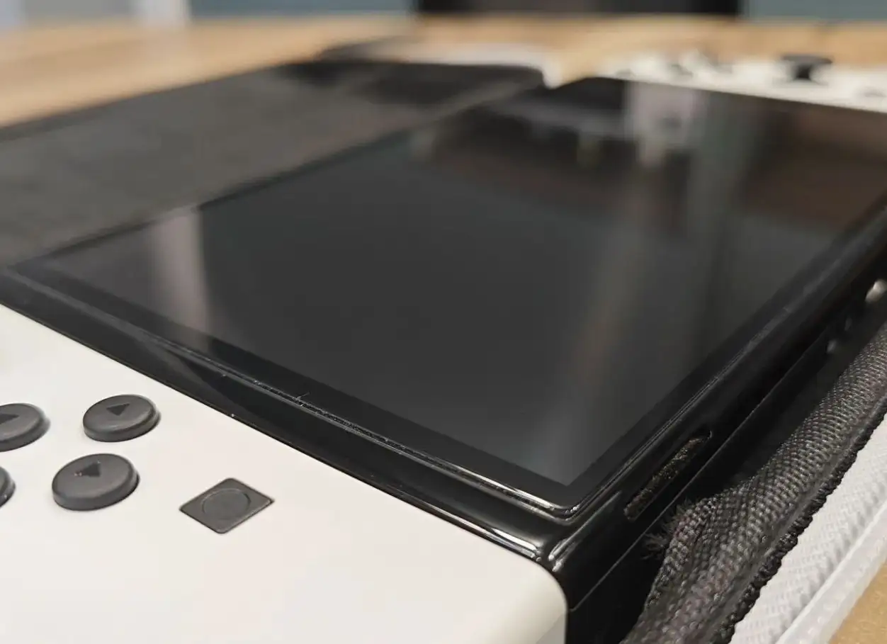 Nintendo Switch OLED (полный комплект, чехол) - Игры и приставки (Хобби и отдых) в Тюмень