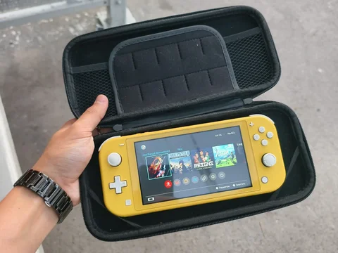 Продам прошитый Nintendo Switch Lite - Вейп и аксессуары в Тюмень