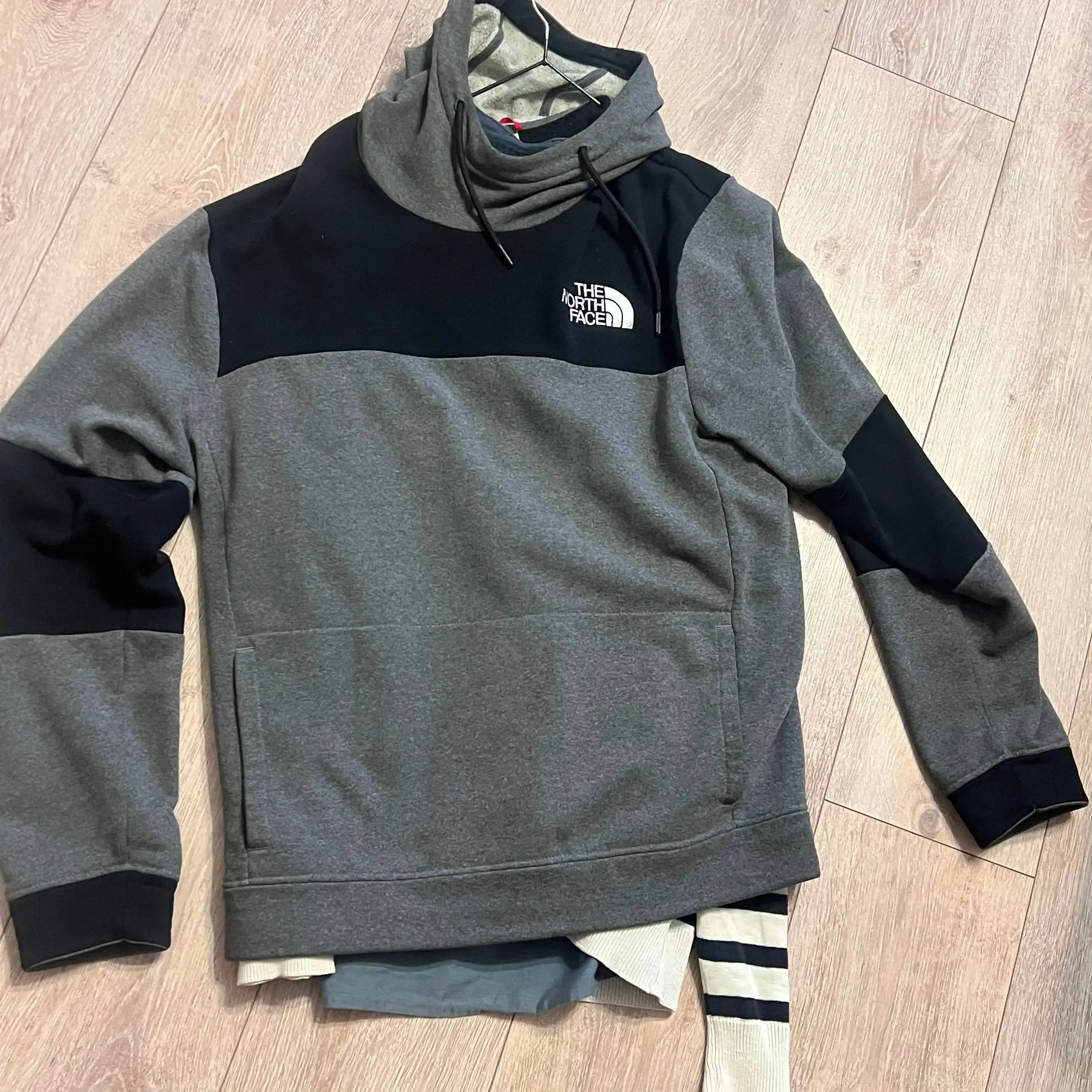 Продам оригинальную кофту The North Face, размер L - Кофты (Одежда) в Тюмень