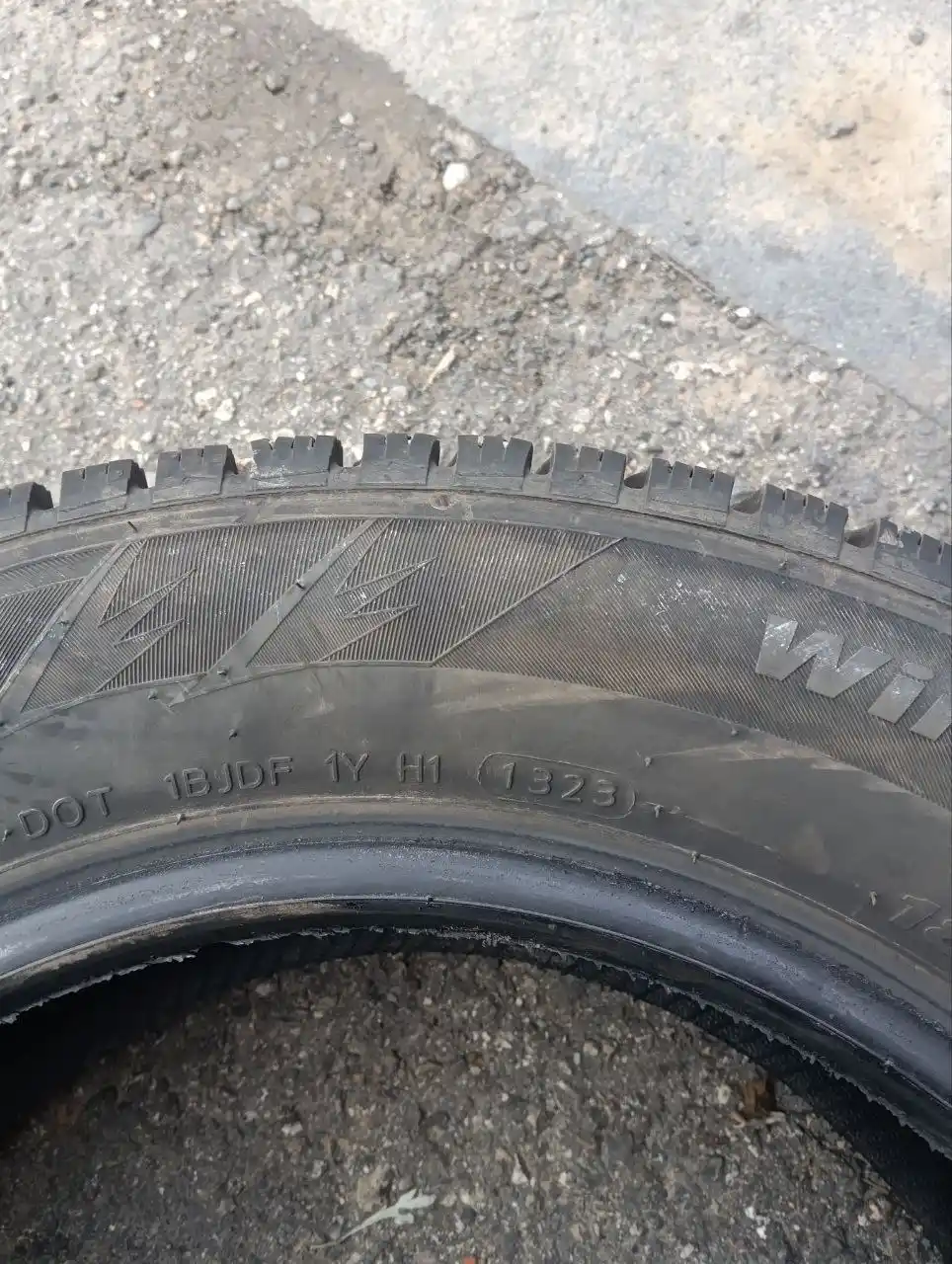 Продам шипованную резину 2023 года