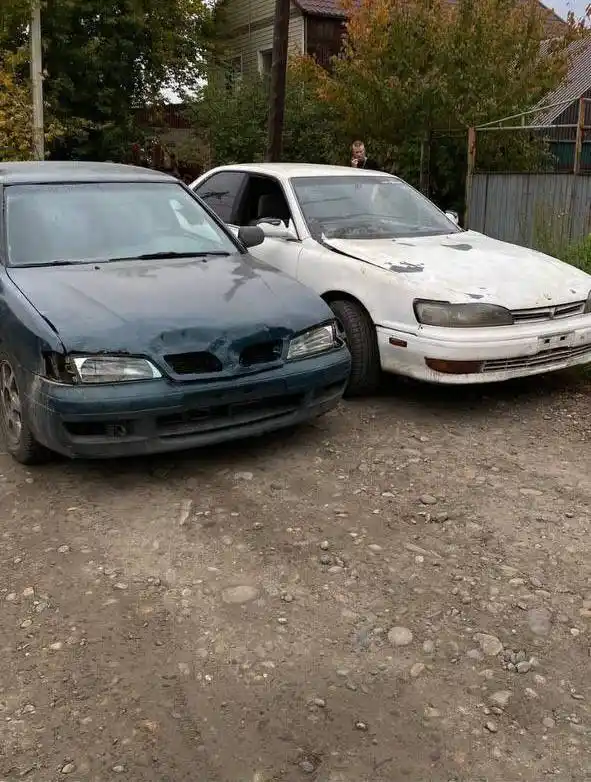 Продам Ниссан примеру 2л автомат