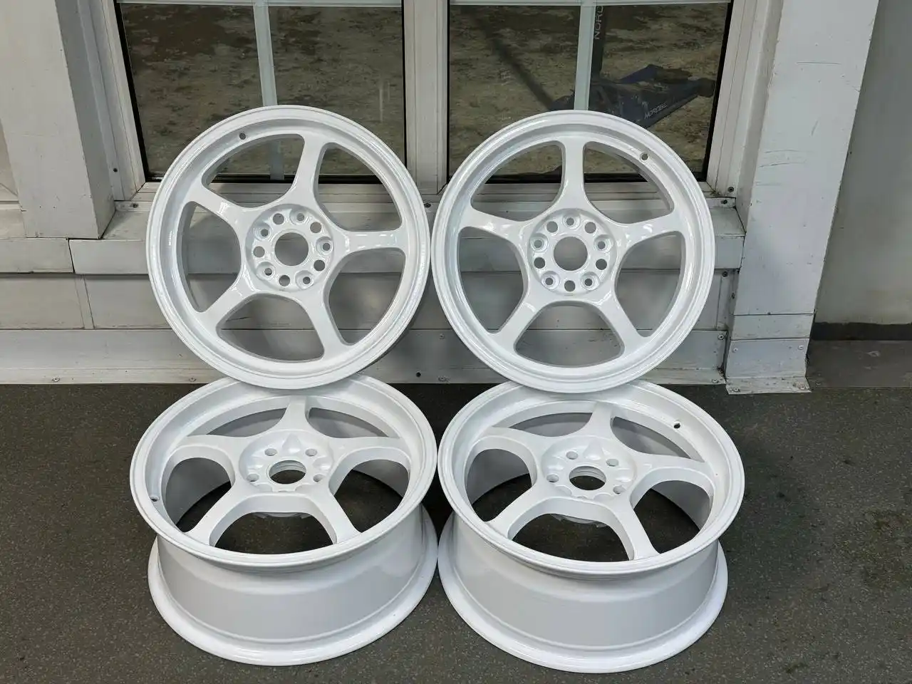 Продажа дисков Vossen и Ray's gram lights