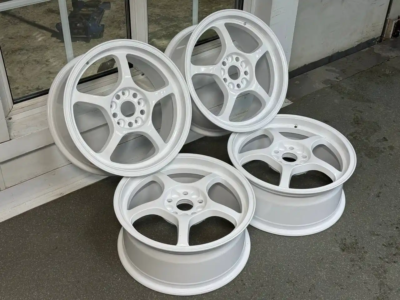 Продажа дисков Vossen и Ray's gram lights