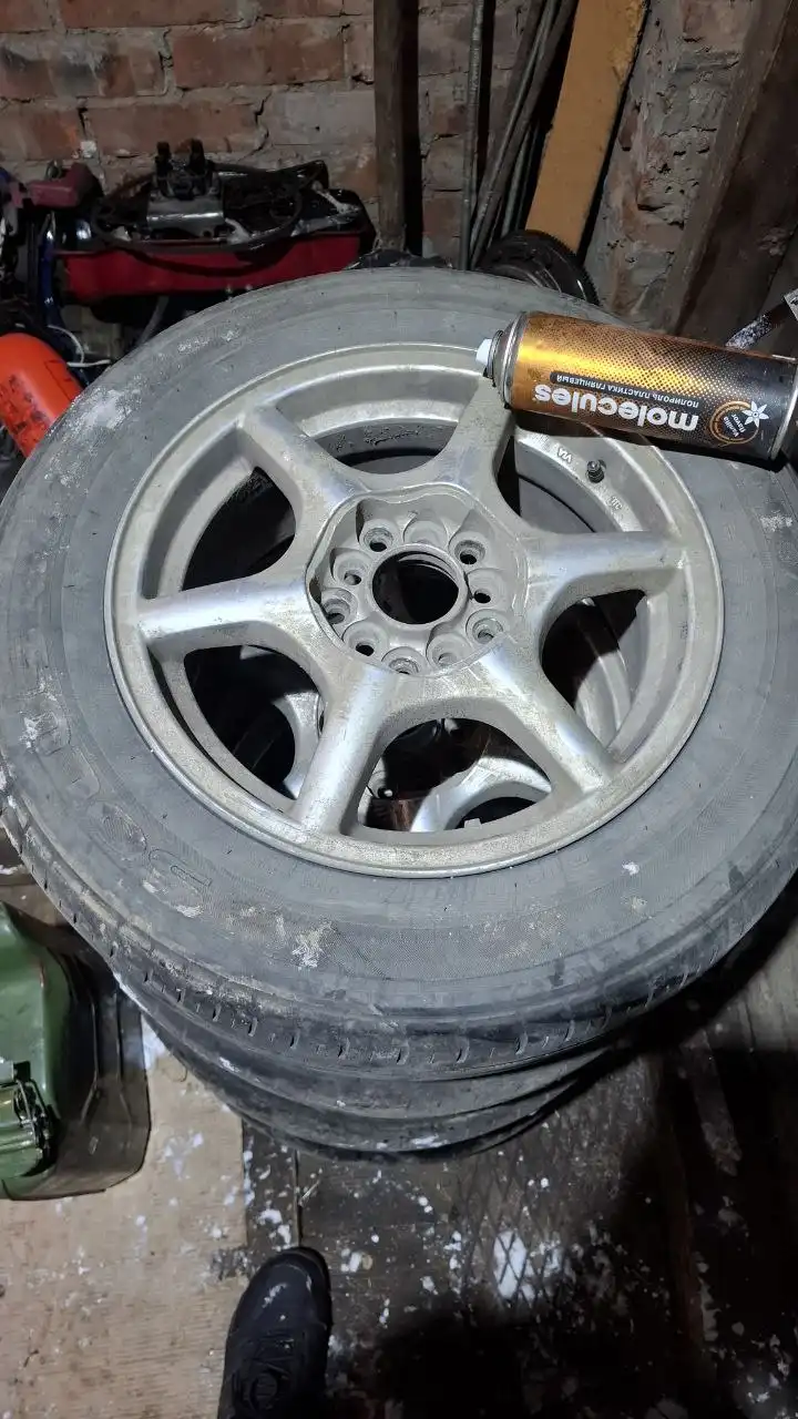 Продам летнюю резину 195/65R15