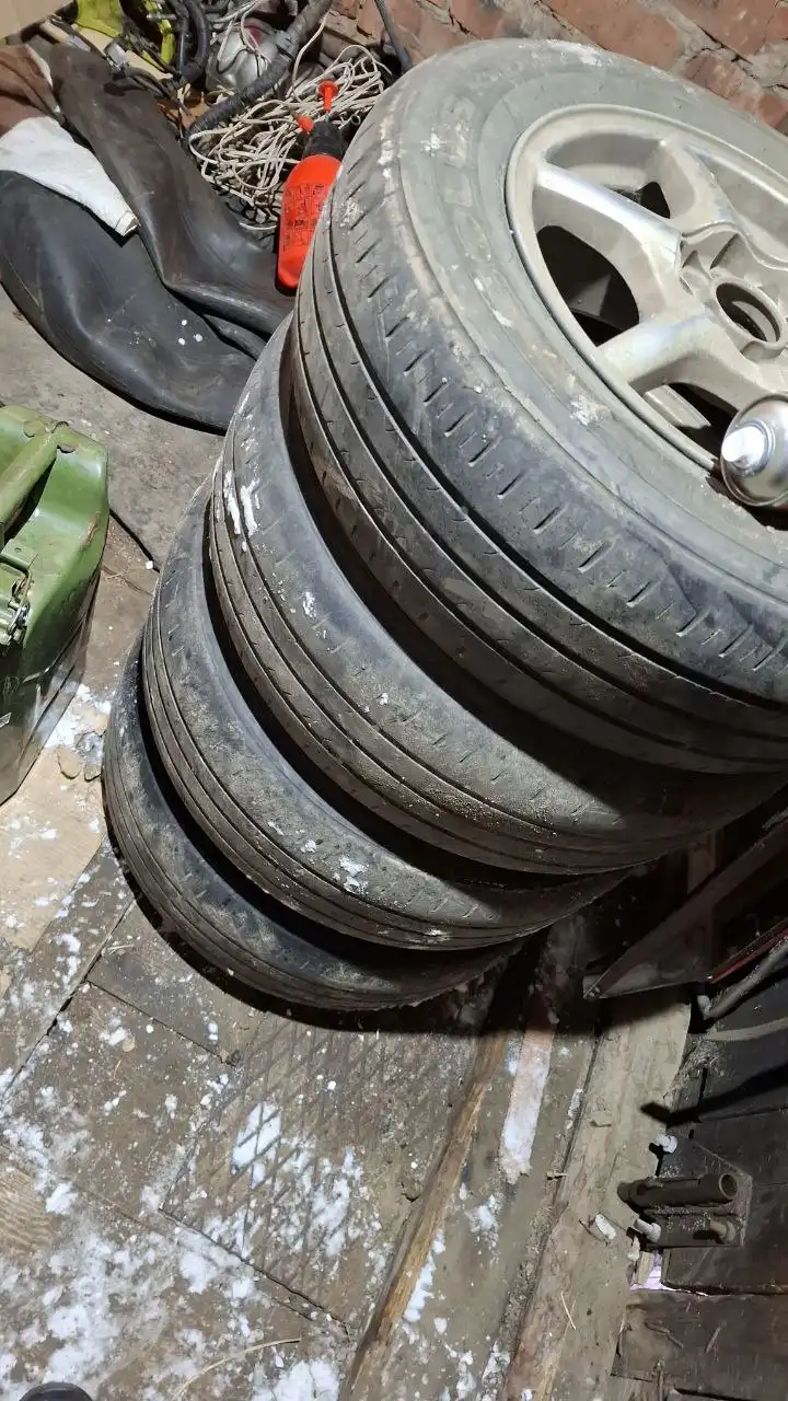 Продам летнюю резину 195/65R15