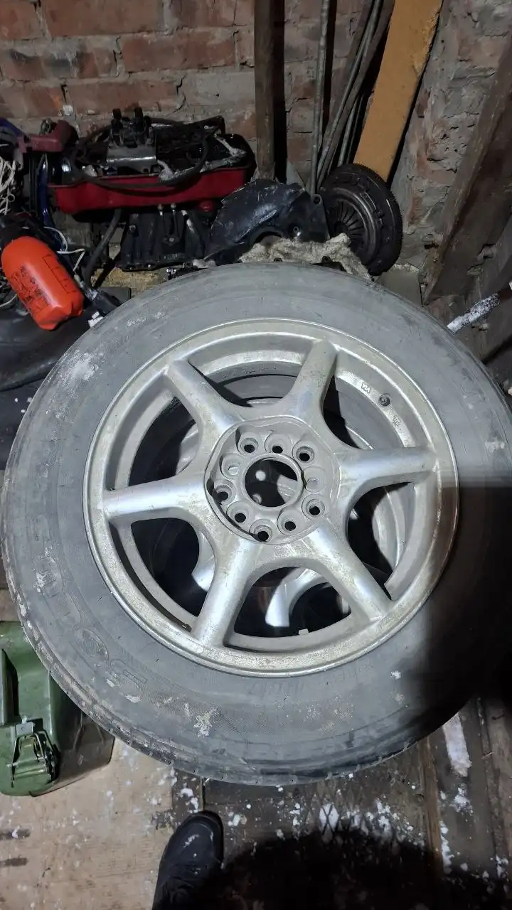Продам летнюю резину 195/65R15
