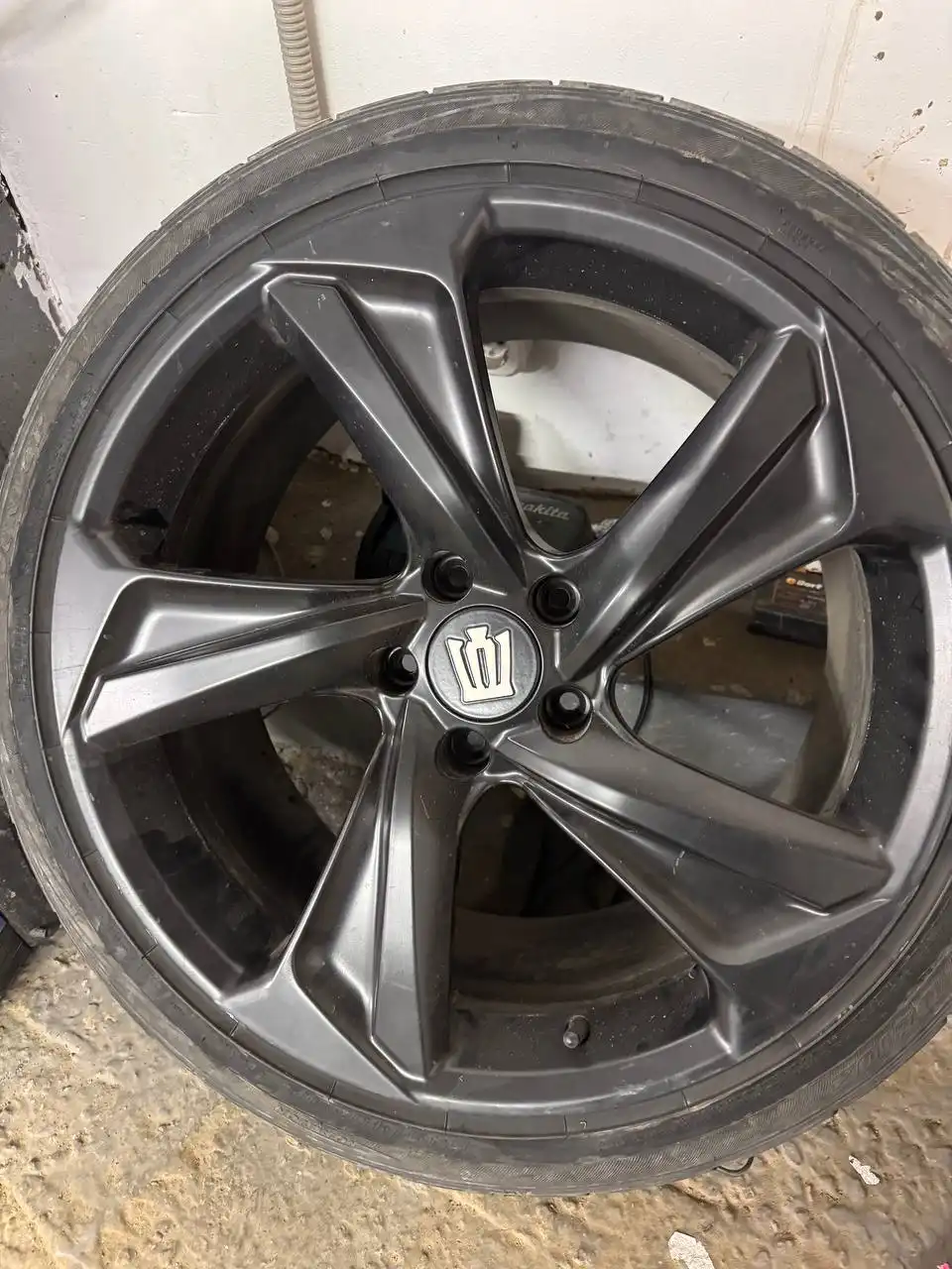 Продажа колес R19 с Toyota Crown 220