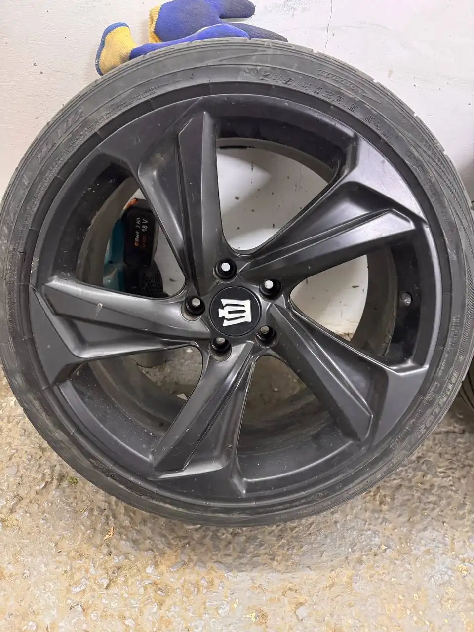 Продажа колес R19 с Toyota Crown 220