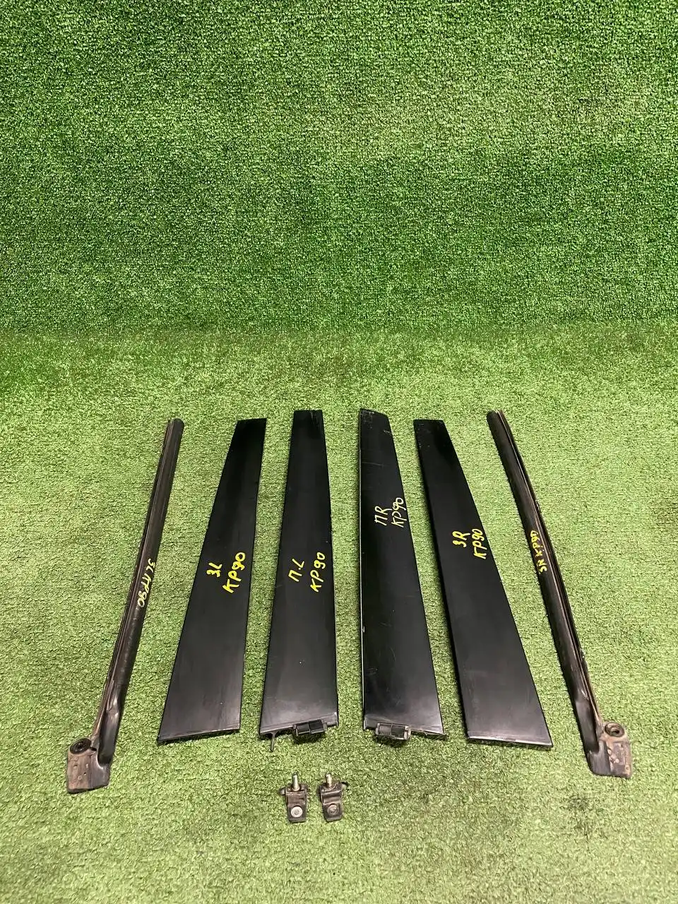 Молдинги лобовых стекол и дверей креста 90/100