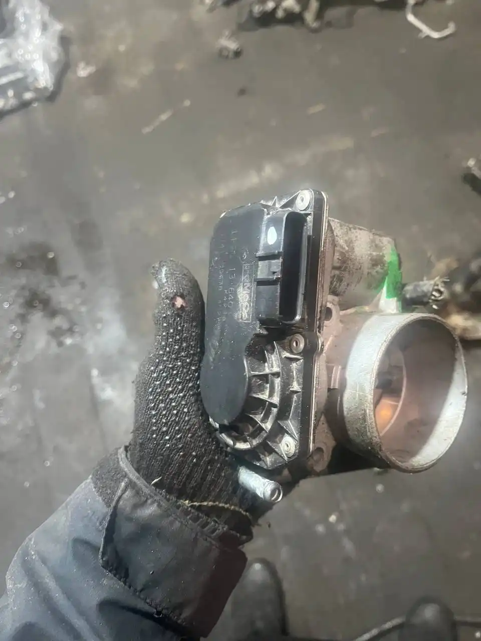 Запчасти для Mazda 2.5 л