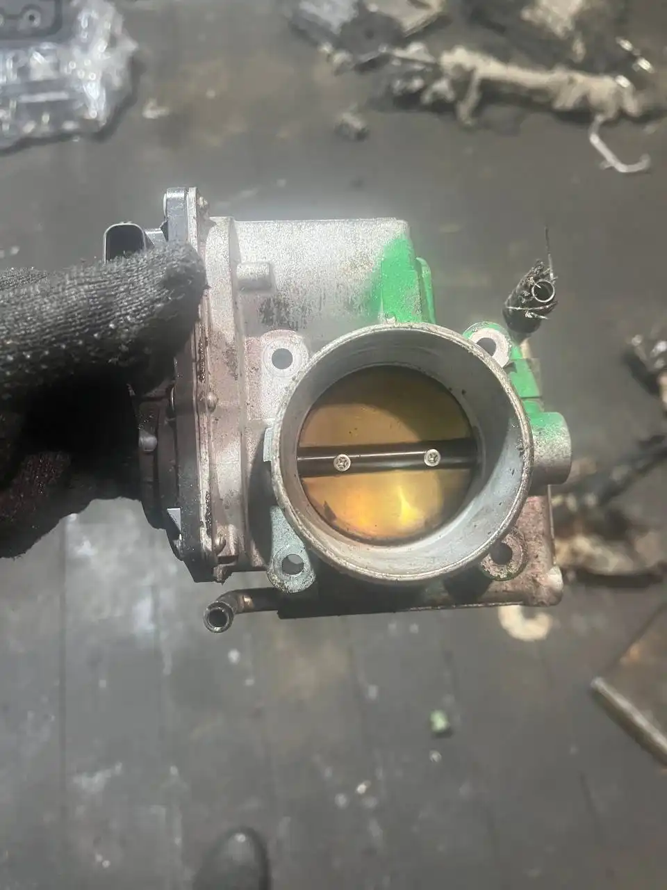 Запчасти для Mazda 2.5 л