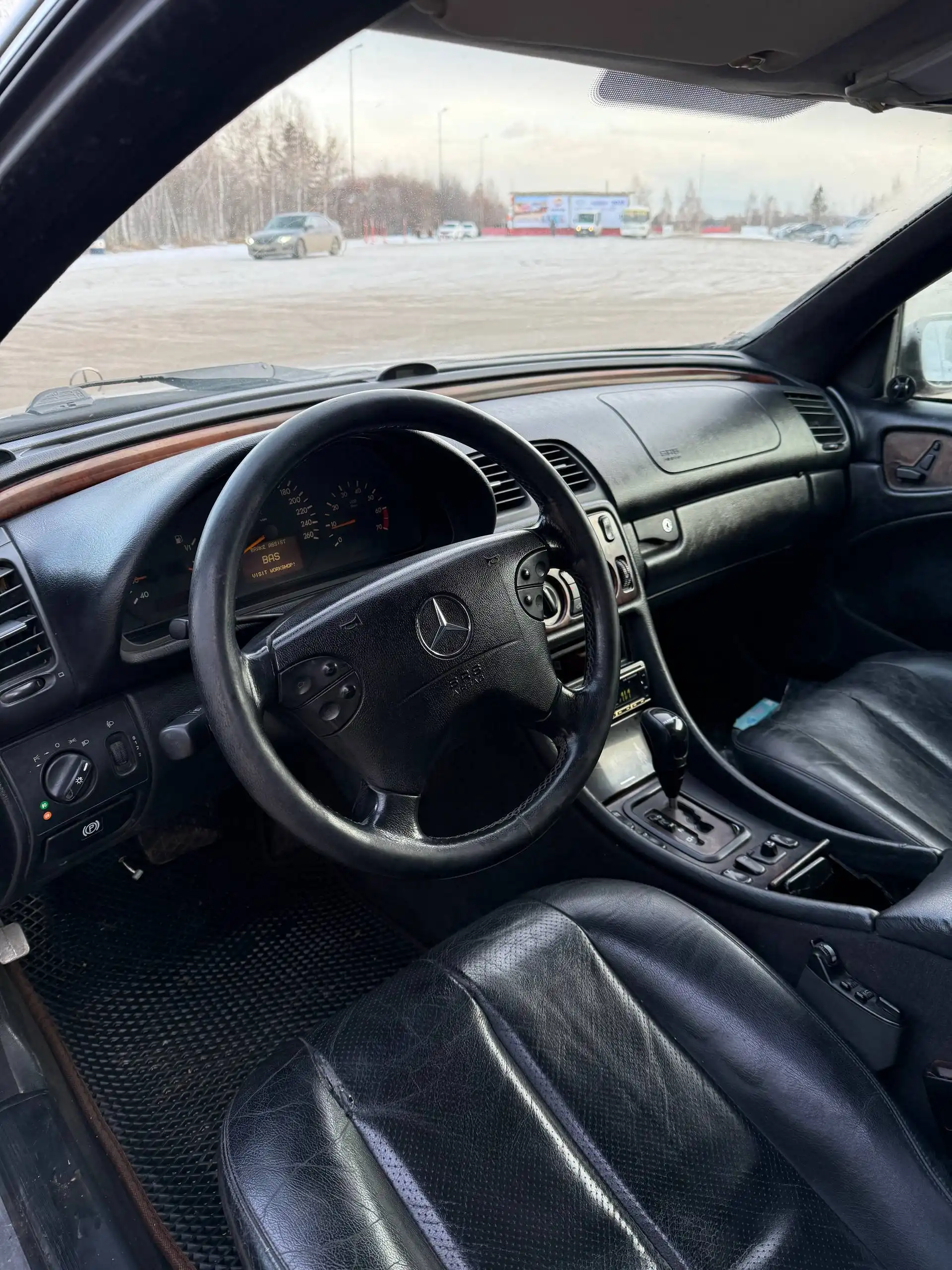 Mercedes Benz CLK200 2001 года