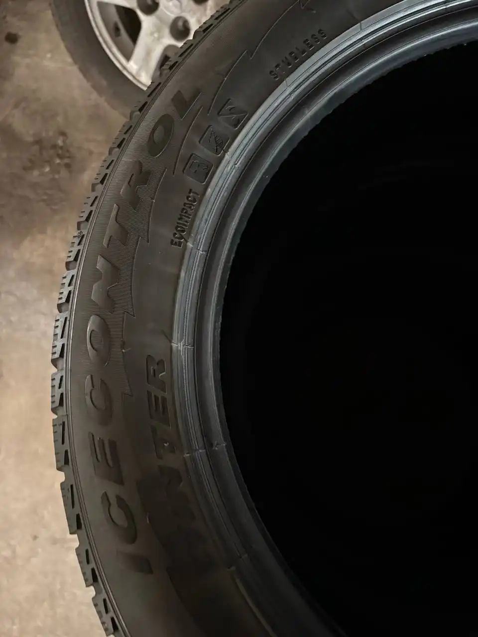 Продажа шин и дисков ir-s r17 и Pirelli ice control 225/55/17