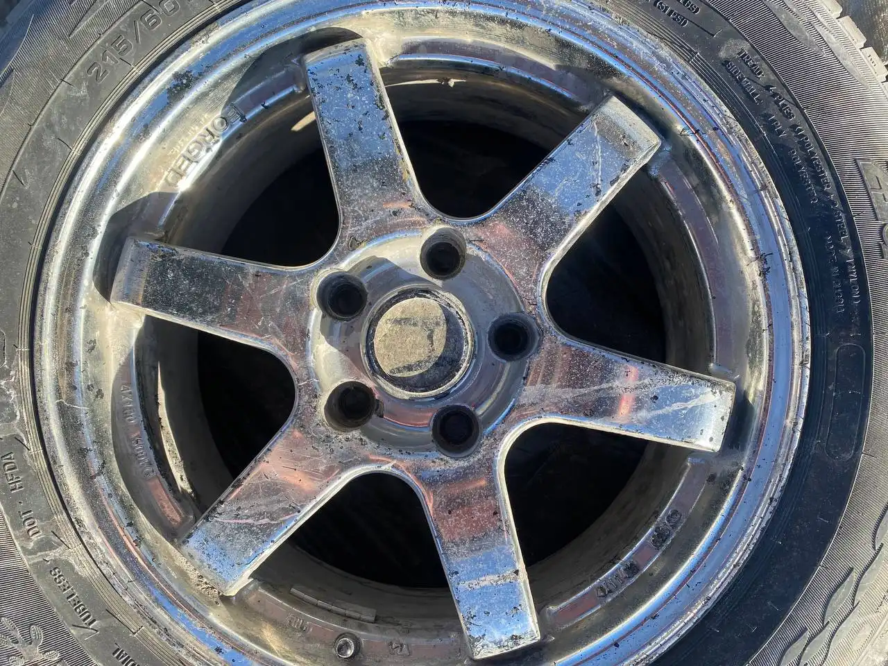 Продам колеса и решетку радиатора