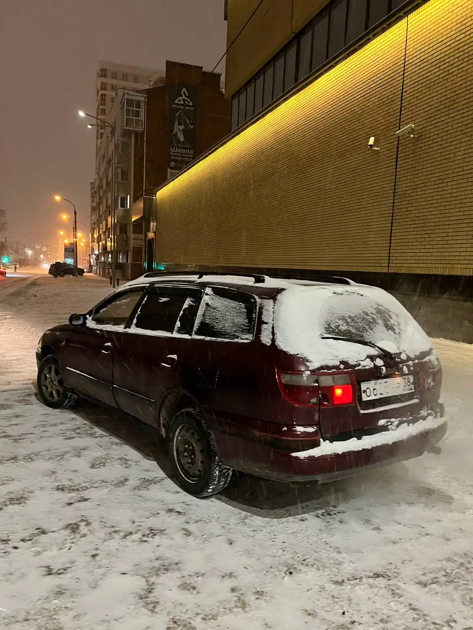 Срочная продажа автомобиля 4WD, автомат, 2.0л