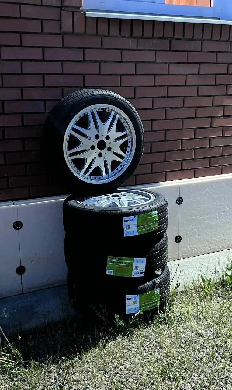 Продам колеса 215/45R17 на зиму и лето