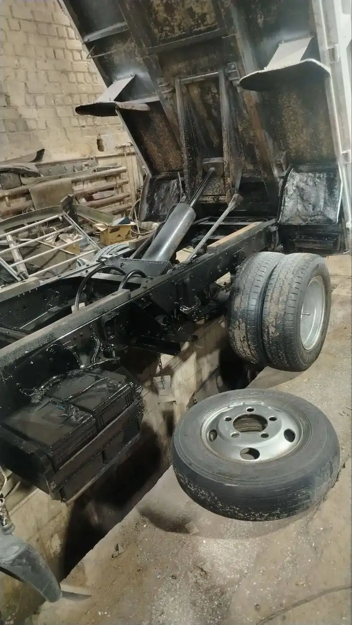 Автомобиль ВАЗ 2104 1994 года