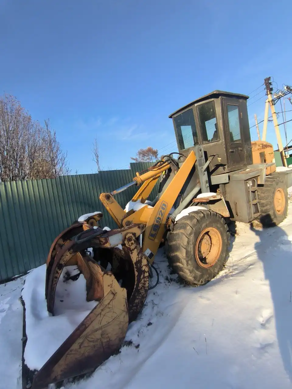 Продам фронтальный погрузчик