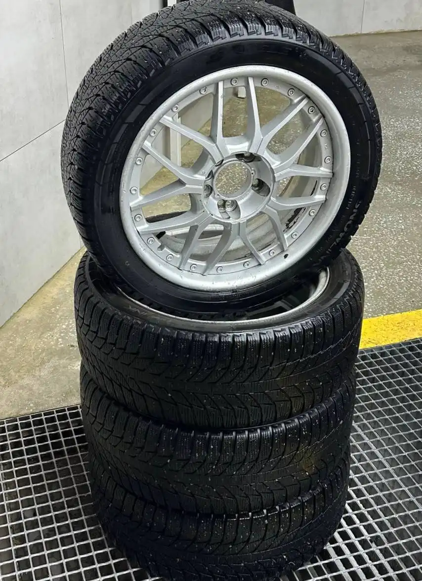 Продам зимний комплект колес TRIANGLE SNOWLINK 225/45 R17 на литье
