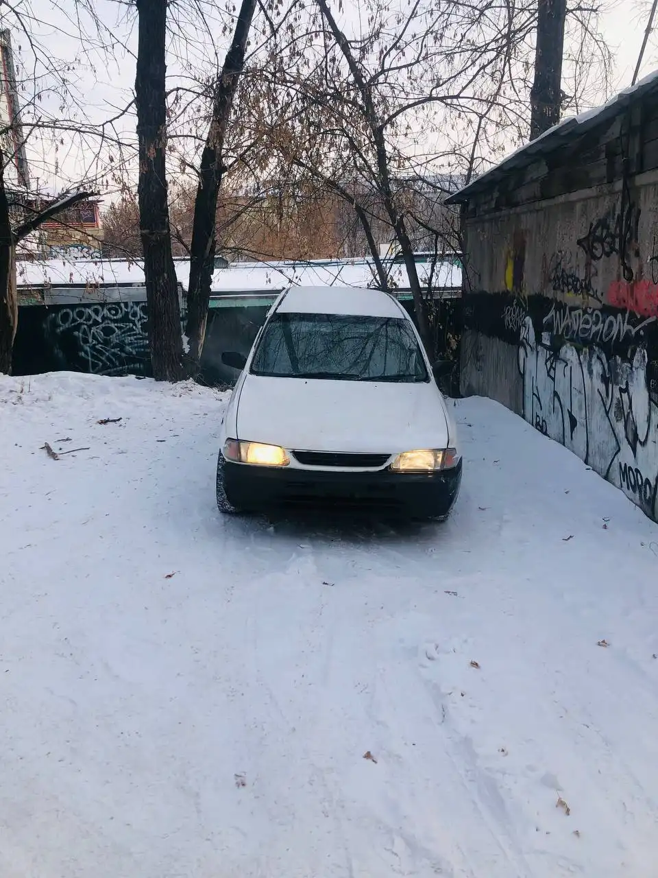 Продам рабочую лошадку Mazda Familia 1999 г.