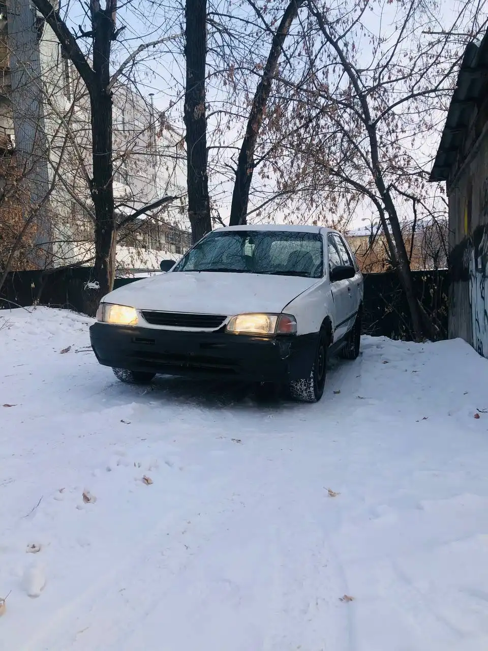 Продам рабочую лошадку Mazda Familia 1999 г.