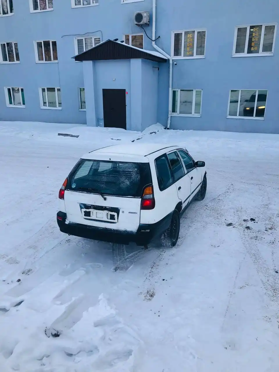 Продам рабочую лошадку Mazda Familia 1999 г.