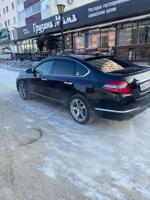 Автомобиль 2010 года в отличном состоянии - Запчасти в Ангарск