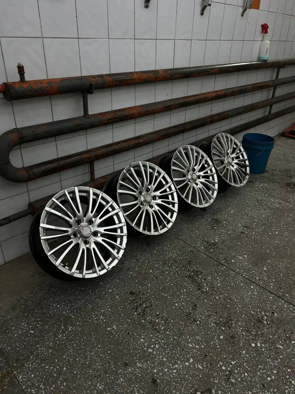 Продам комплект литья R17