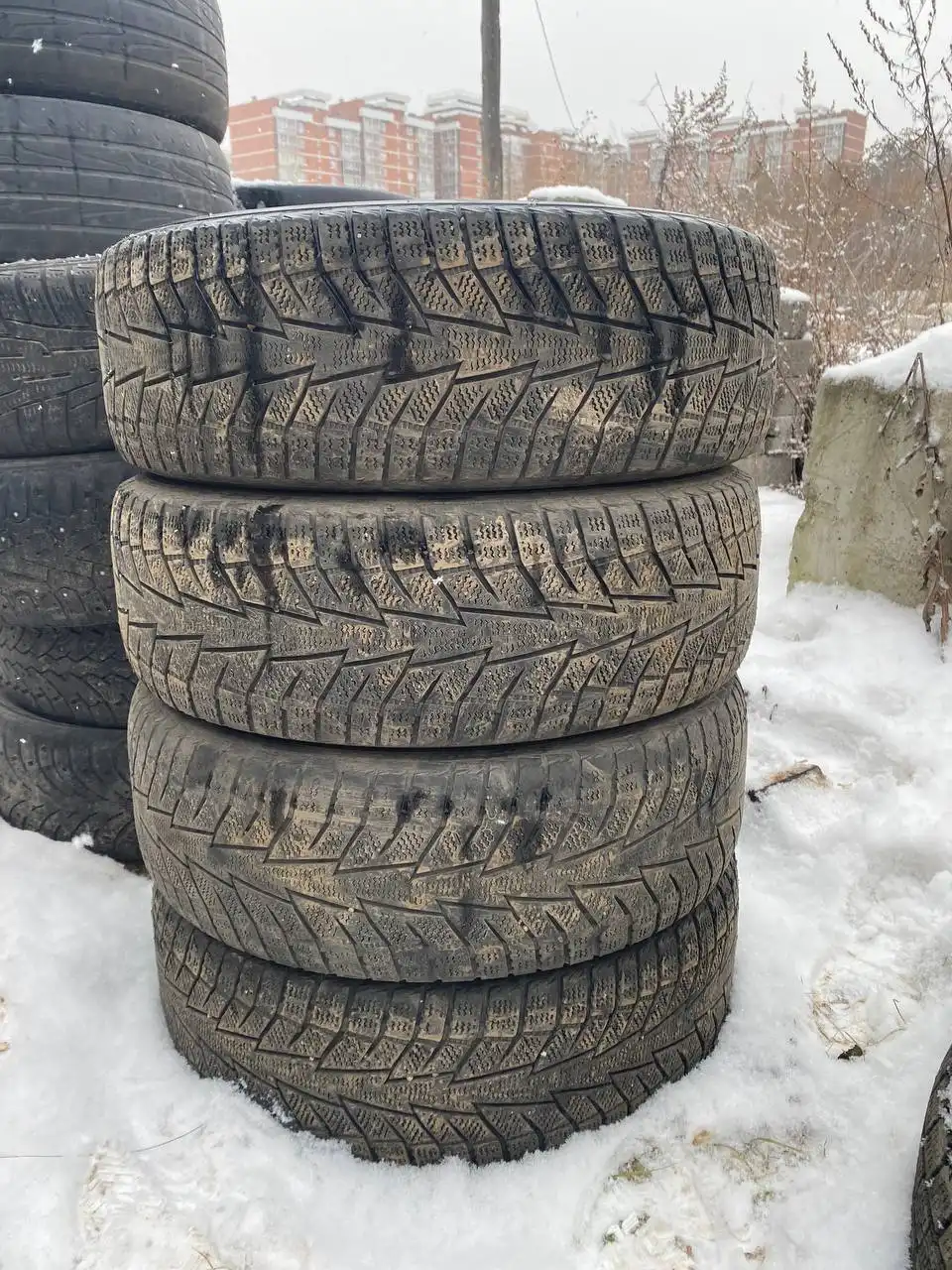 Продажа двух комплектов зимней резины 195/65R15 - Шины и диски (Авто) в Иркутск