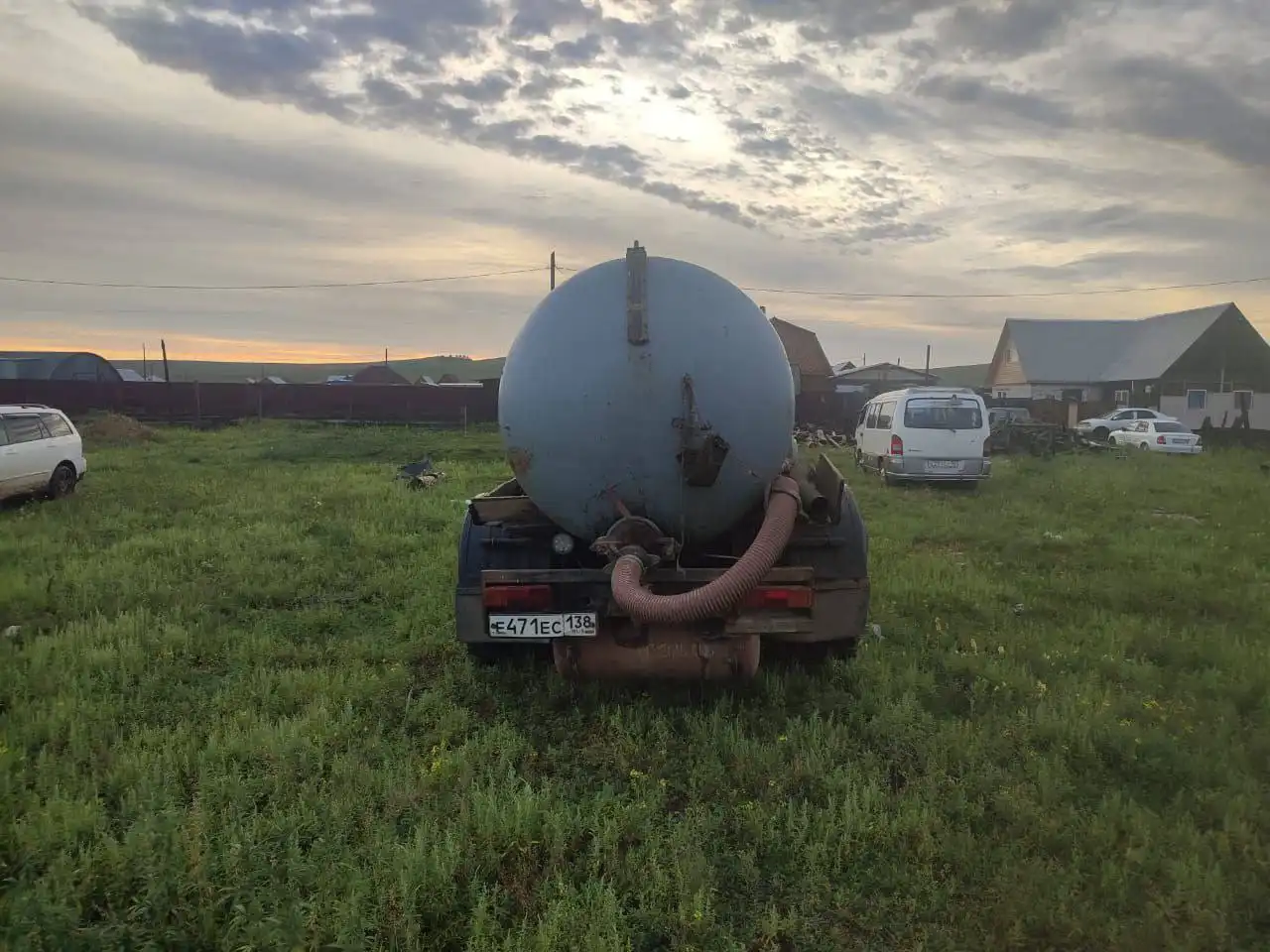 Продажа ассенизатора ЗИЛ с бочкой 5.2 куба - Спецтехника (Авто) в Усть-Ордынский