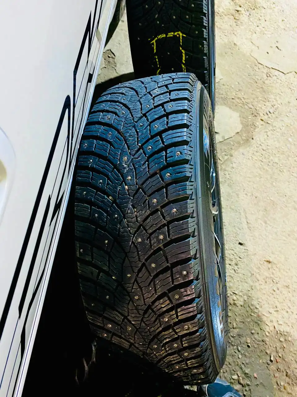 Продам резину Triangle 215/60R16 с шипами - Шины и диски (Запчасти) в Иркутск