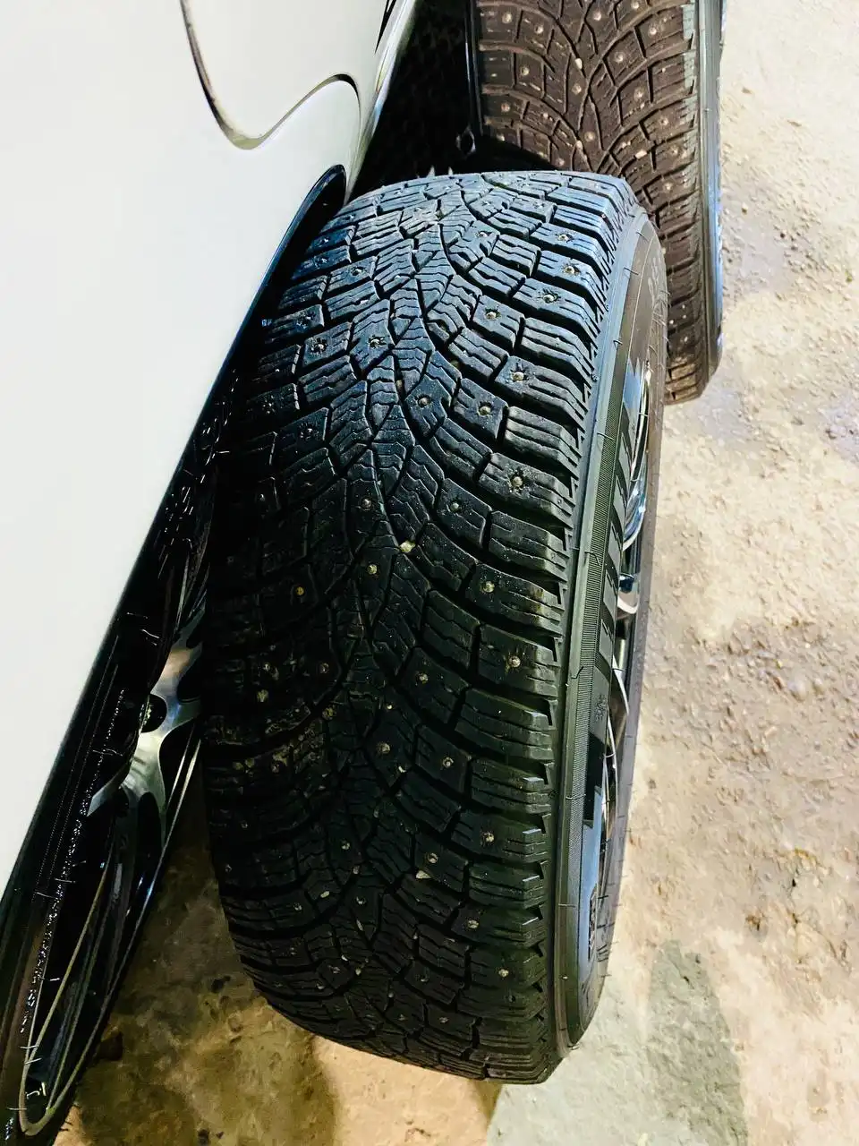 Продам резину Triangle 215/60R16 с шипами - Шины и диски (Запчасти) в Иркутск