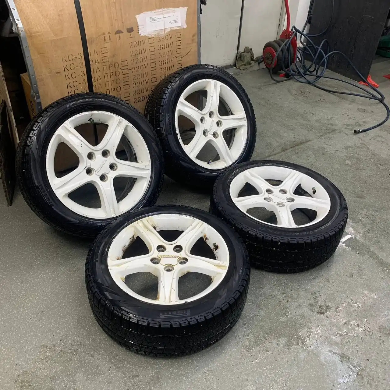 Оригинальные диски с Альтезы R17 5x114 с зимней резиной Pirelli - Запчасти (Авто) в Ангарск