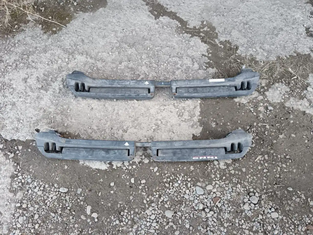 Продажа двух креплений для авто - Запчасти (Авто) в Иркутск