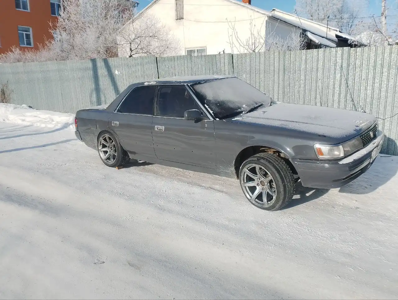 Продажа автомобиля с двигателем 1G-GE, коробкой механика, красным велюровым салоном - Авто в Иркутск