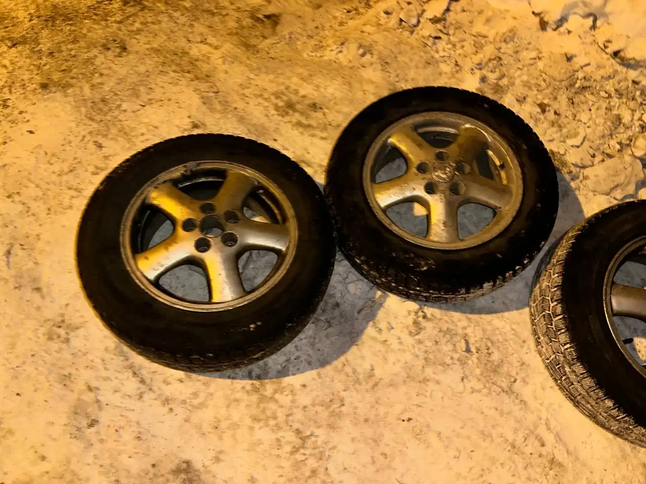 Продажа туриков R-16 205/65 - Шины и диски (Авто) в Иркутск