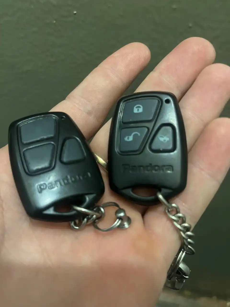 Продам брелки Пандора с дефектом кнопки - Барахолка в Иркутск