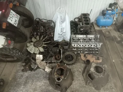 Двигатель ЗМЗ 409 в разборе - Автозапчасти для японских автомобилей в Иркутск