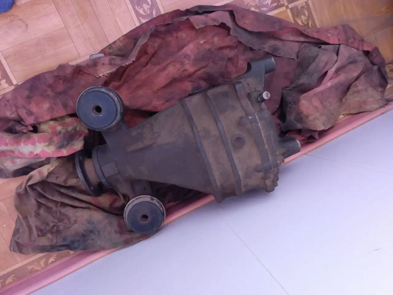 Продам аккумулятор и редуктор для авто - Автозапчасти (Запчасти) в Иркутск