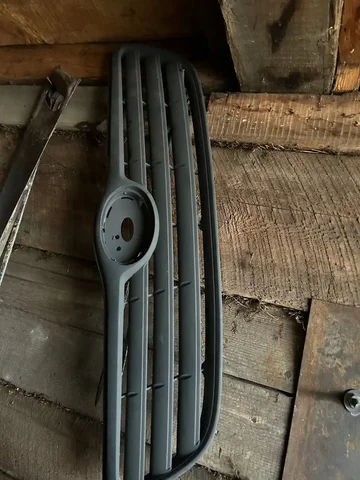 Продам решетку радиатора от Toyota Corolla 120 - Автодиски в Иркутск